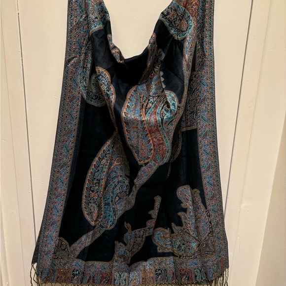 Capelli New York 27" X 69.5" Rectangular Multi-Colored Scarf with  3.5" Fringe - Picture 2 of 9